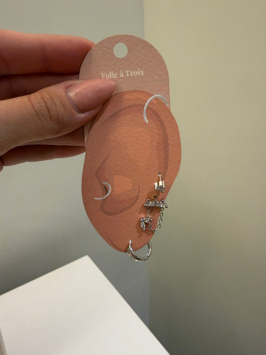 Compo oreille argenté (4):  anneau -fleur 2 tiges - fleur chaine - strass (4)