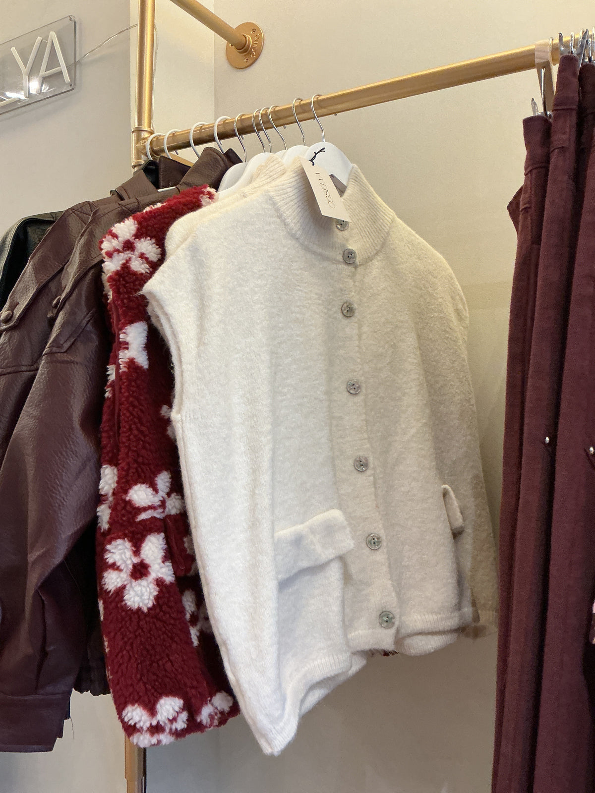 Gilet sans manche col montant beige