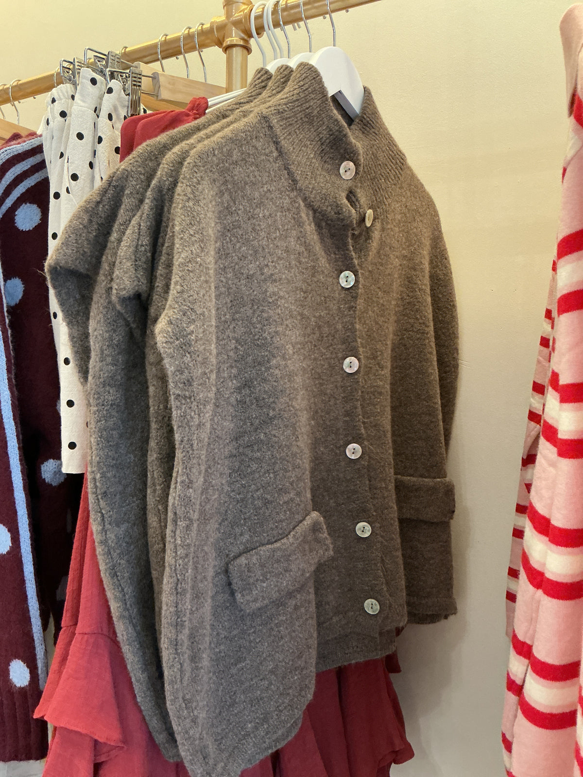 Gilet sans manche col montant taupe
