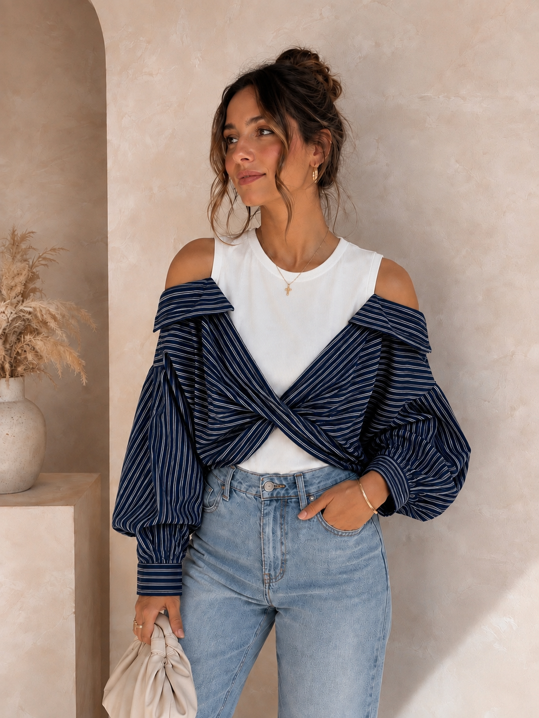 Top blanc + chemise marine